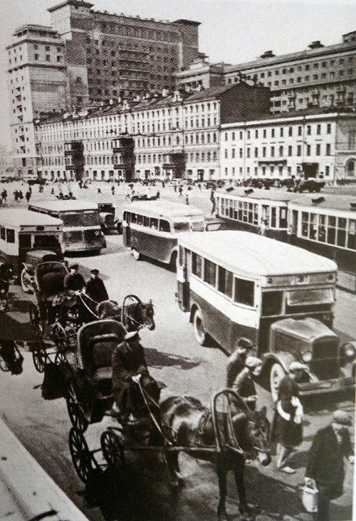 Городской транспорт Москвы 1930 год. Открытие московского метрополитена. Видео 1935 года.