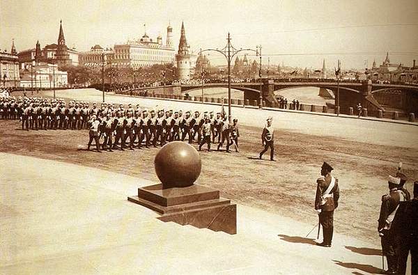 Парад в честь открытия памятника Александру III в Москве 1912 год. Видео!!